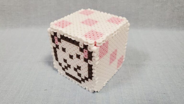  立体アイロンビーズ：すみっコぐらし「サイコロ」（しろくま）作り方 